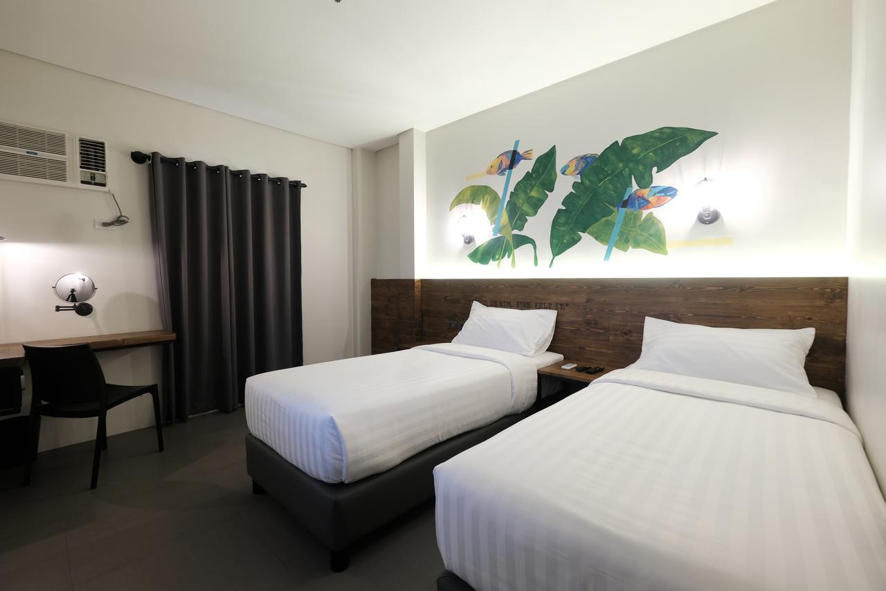 U Hotels Makati Makati City Kültér fotó
