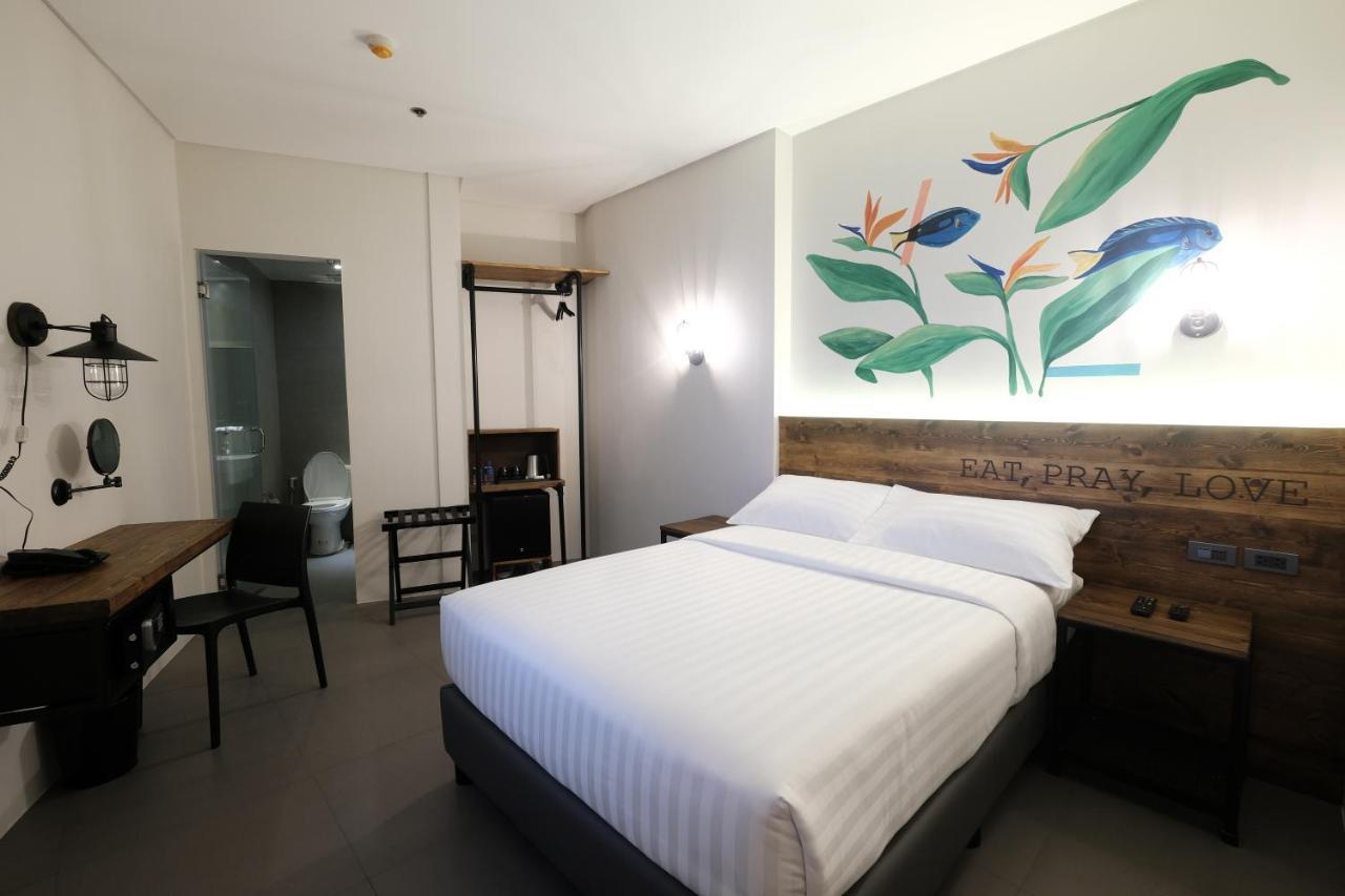 U Hotels Makati Makati City Szoba fotó