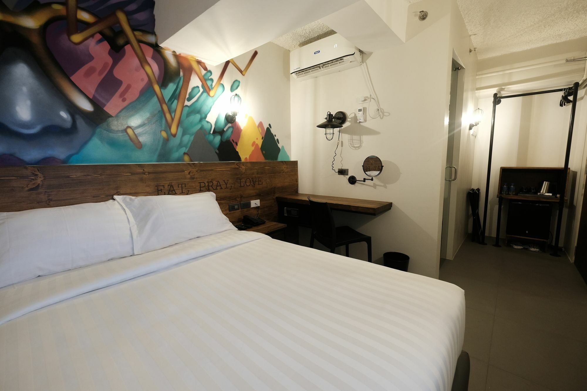 U Hotels Makati Makati City Kültér fotó